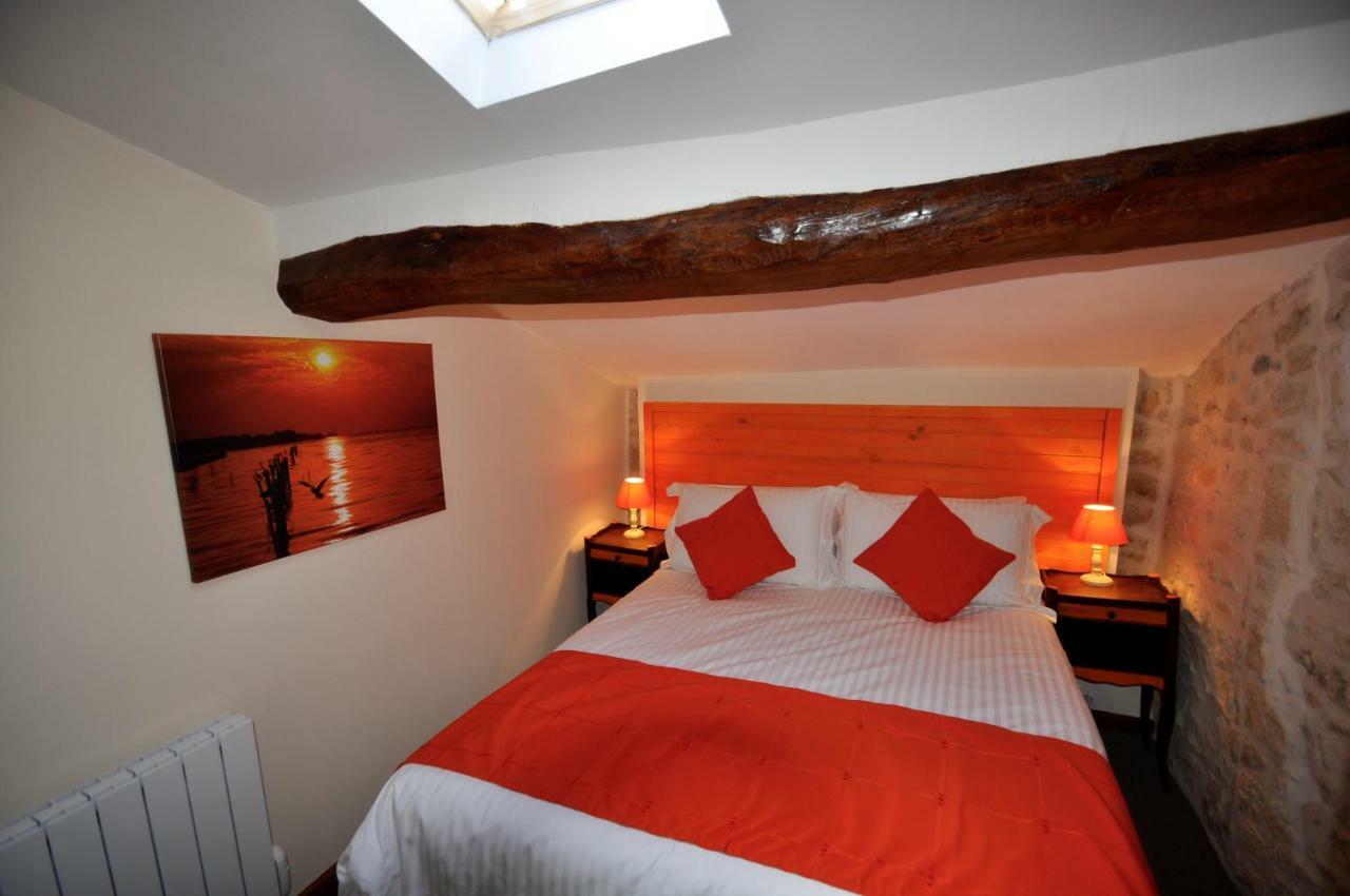 Bed and Breakfast Chez Fins Bois à Nere Extérieur photo